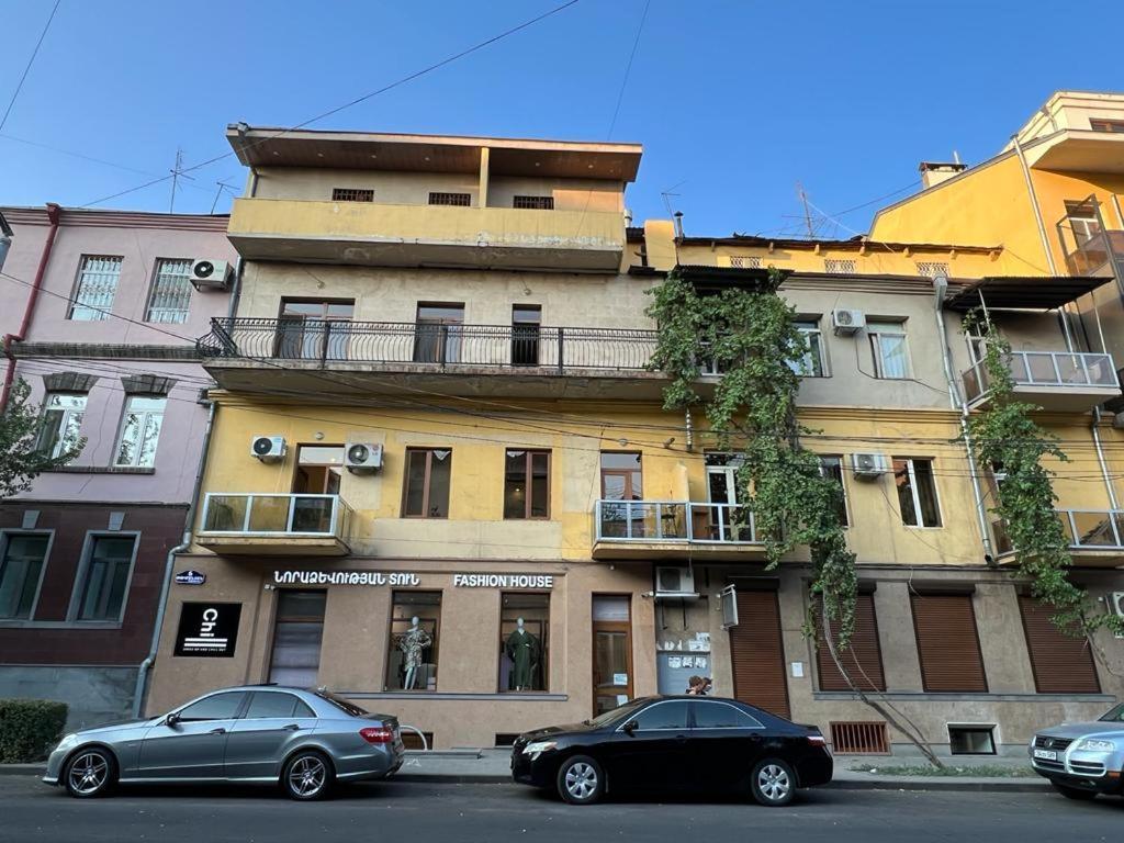 Tumanyan Street 3 Bedroom Deluxe Apartment With Large Balcony Tm662 Erivan Exterior foto