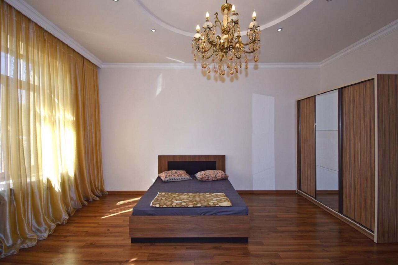 Tumanyan Street 3 Bedroom Deluxe Apartment With Large Balcony Tm662 Erivan Exterior foto